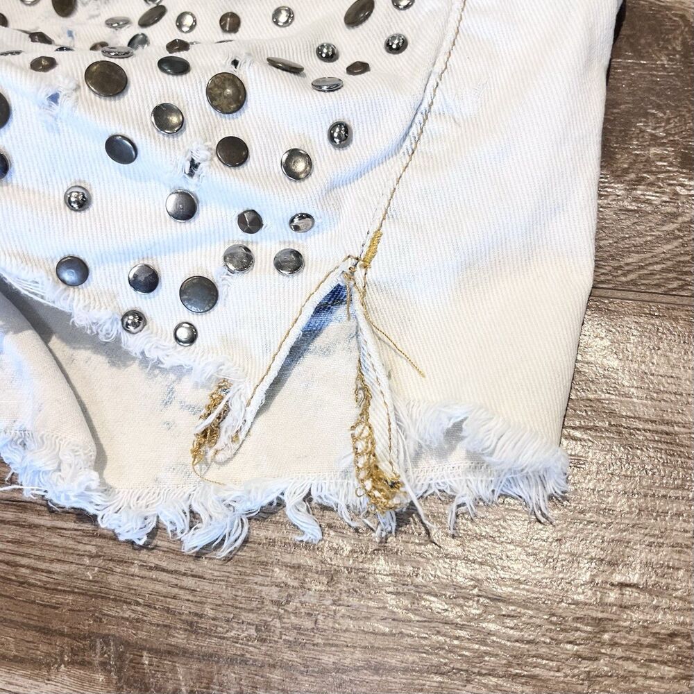 Free People Shorts Size 26 White Golden Hippie Cut Off Distressed Boho Studded - Picture 5 of 13